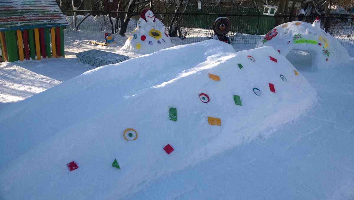 Оформление зимнего участка в детском саду